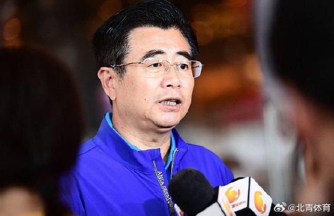 激情另类国内一区二区视频