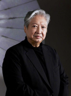 一边摸一边伸进内裤里